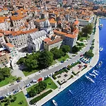By Interhome * Šibenik