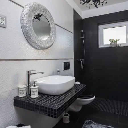 By Interhome